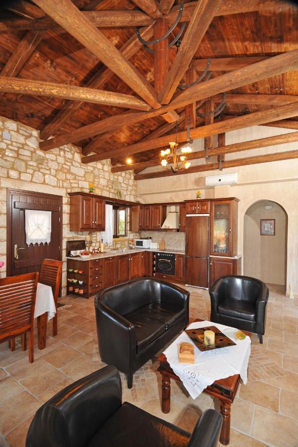 Villa Koutsoypia Stone House *