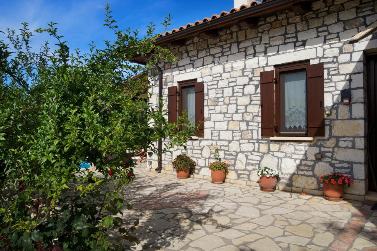 Koutsoypia Stone House Villa *